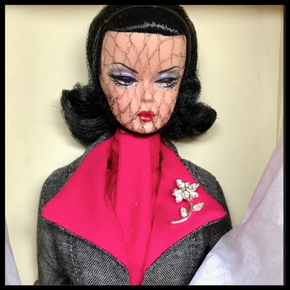 New Muffy Roberts Silkstone Gold Label Collector's Barbie with Box and Tissue - Picture 6 of 15